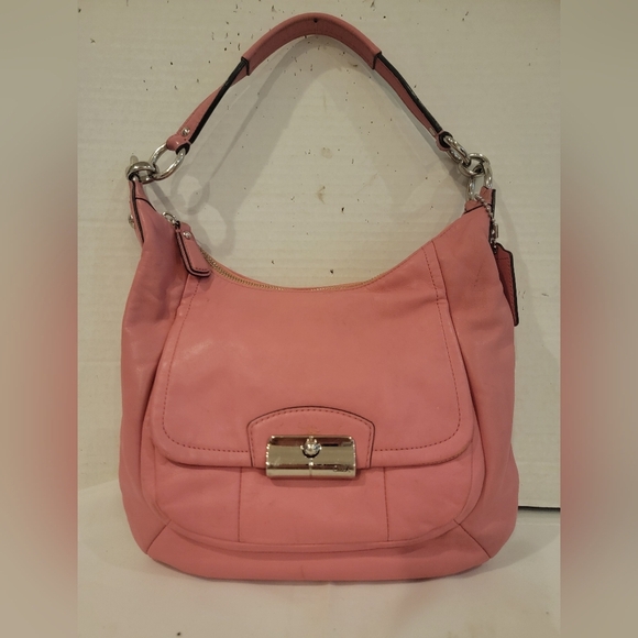 COACH MEDIUM PINK LEATHER SHOULDERBAG - Picture 1 of 11